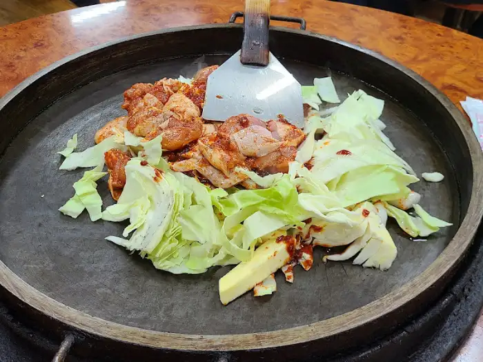 닭갈비 조리 시작 전 모습