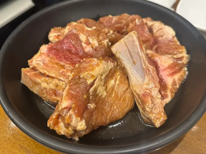 신선한 생갈비의 모습