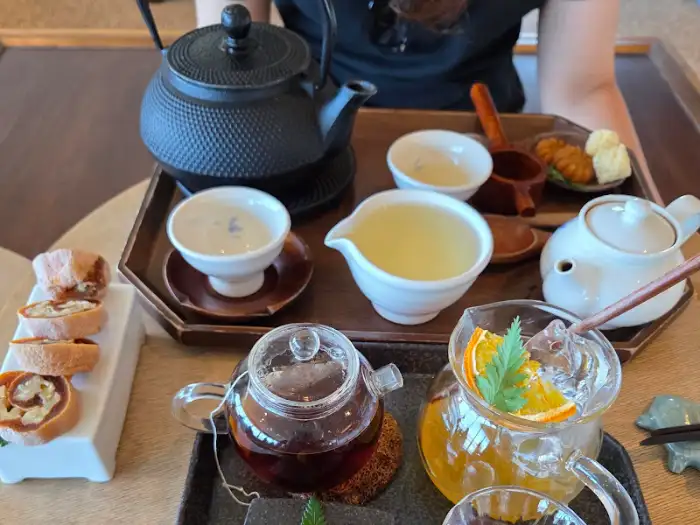 고단 실내 테이블 세팅