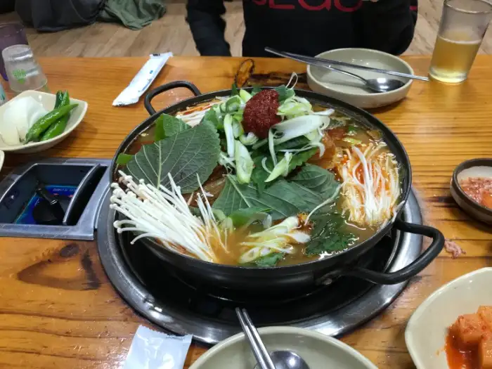 묵은지 감자탕 근접 사진
