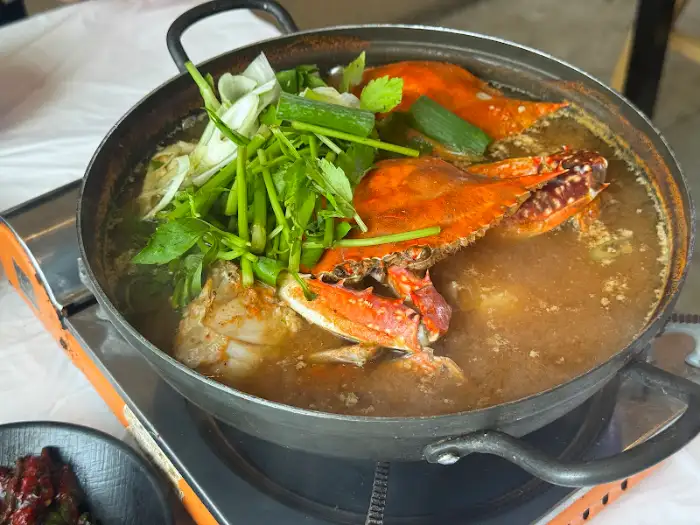 팔팔 끓고 있는 꽃게탕