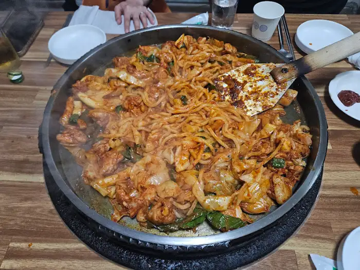 닭갈비 조리 중