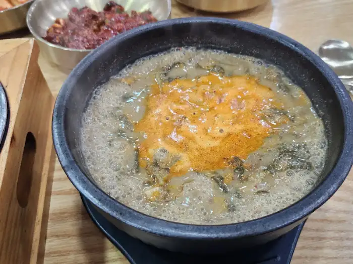 끓고 있는 추어탕