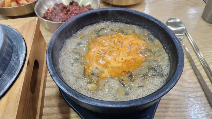 팔팔 끓는 추어탕