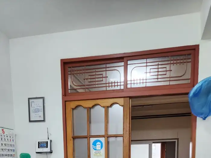 식당 내부 출입문 모습