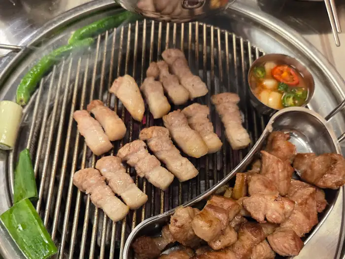 고기 굽는 모습
