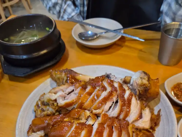 족발과 함께 나온 따뜻한 국물