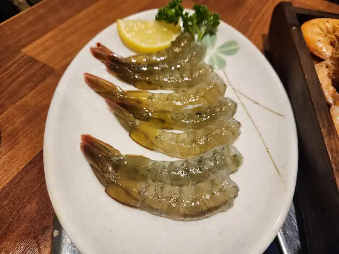 다양한 해산물이 어우러진 푸짐한 해물탕