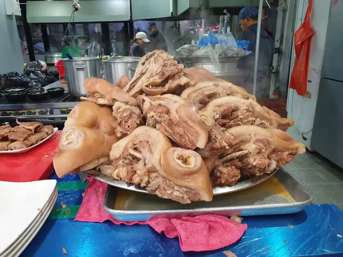 탑골순대국 모듬 수육 근접