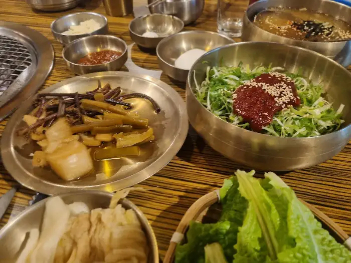 파절임과 쌈 채소, 그리고 묵은지