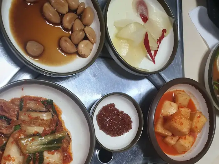 김치와 깍두기, 고추 등