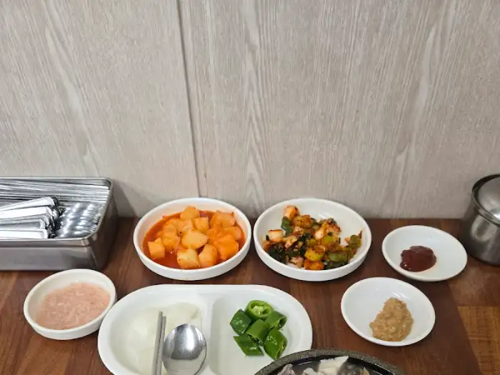 밑반찬과 곁들임 메뉴