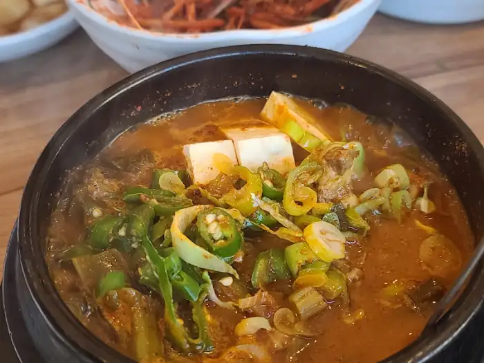 보글보글 끓고 있는 김치찌개