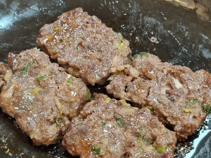 갓 구워져 나온 떡갈비
