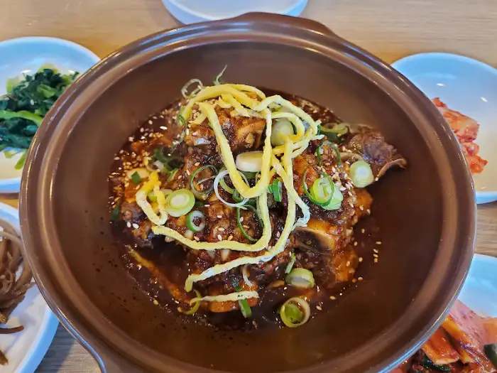 상추쌈에 싸 먹는 갈비찜