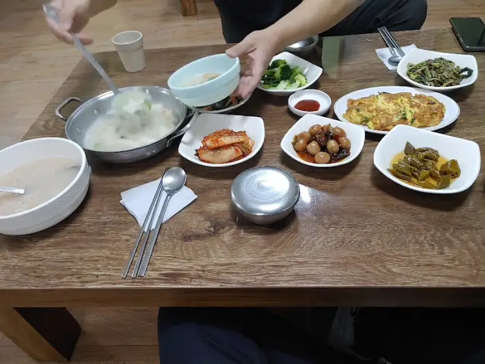 대전 동원식당 테이블 풍경