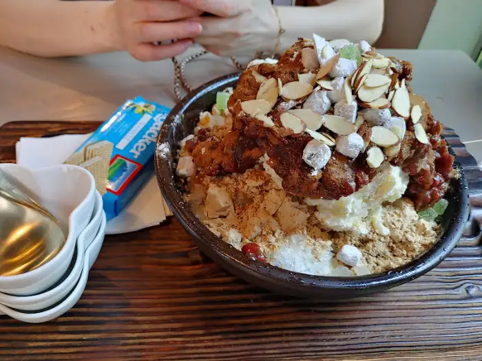 푸짐한 양의 빙수