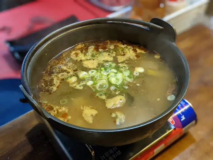 육사시미가 담긴 접시