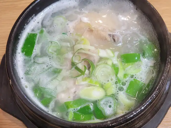 삼계탕 속 닭고기