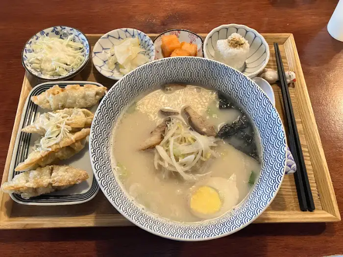 라멘 한 상 차림