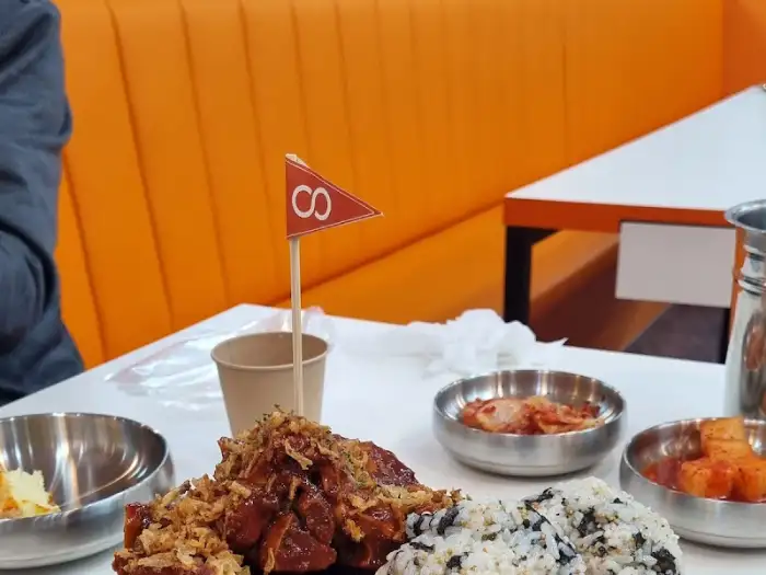 테이블 세팅 모습