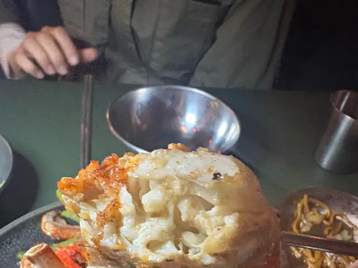 알이 꽉 찬 꽃게 철판 요리