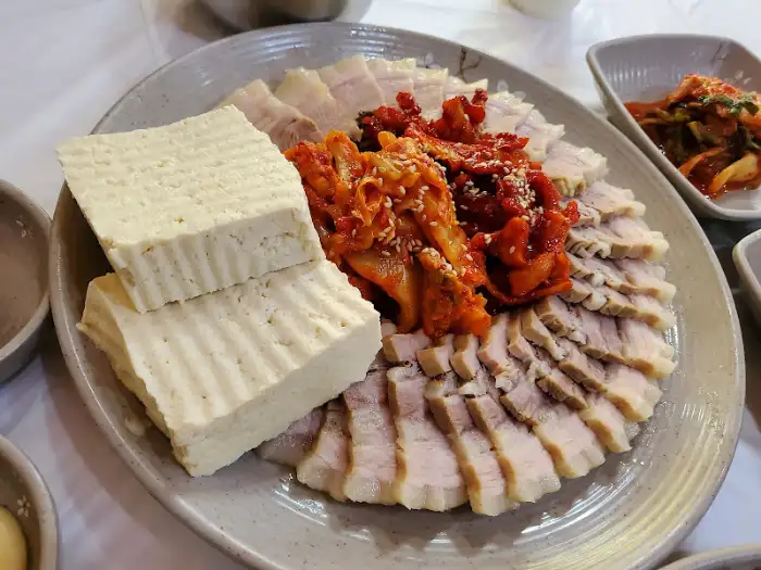 순두부와 수육, 김치