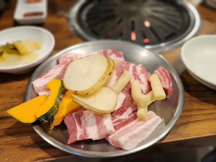 생갈비와 곁들임