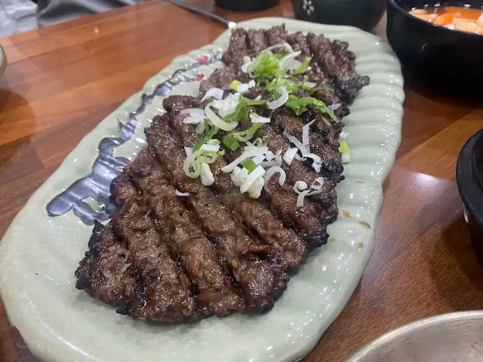 푸짐한 떡갈비 플레이트
