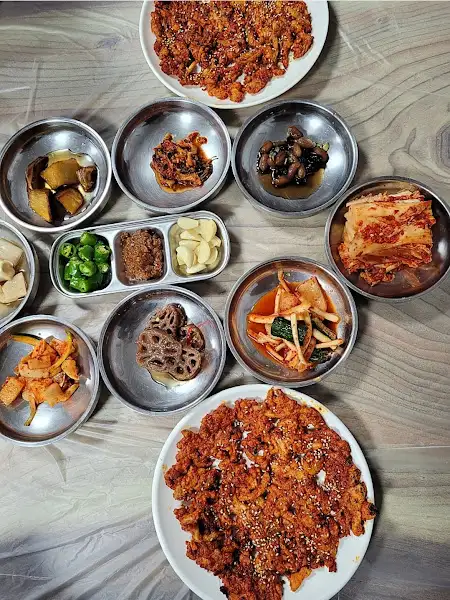 테이블 전체 상차림