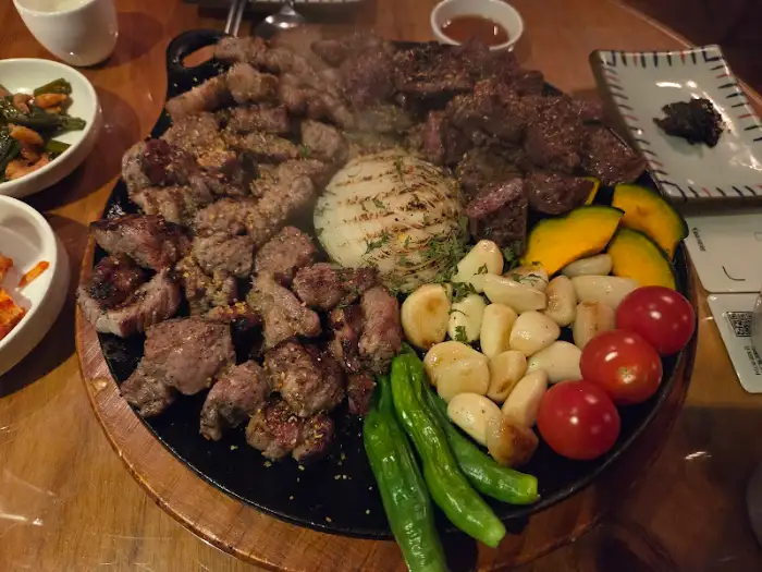 고기 구이 한 상 차림