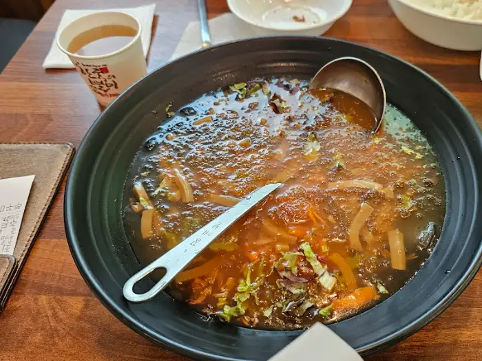 차려진 쭈꾸미 세트의 전체 모습