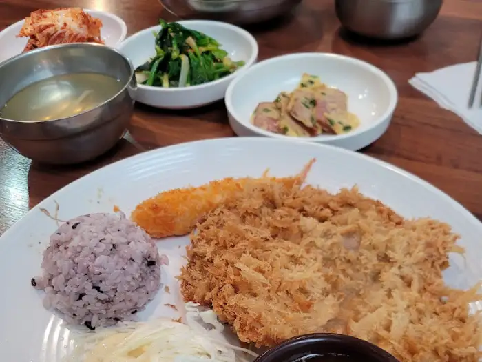 성게미역국과 반찬