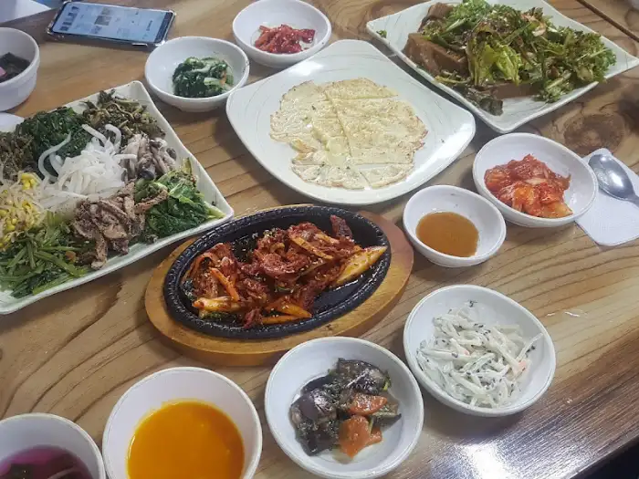 다양한 나물 반찬
