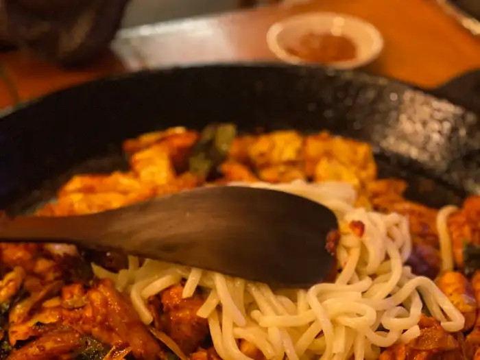 치즈와 닭갈비의 조화