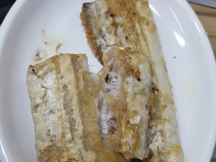 노릇하게 구워진 갈치구이