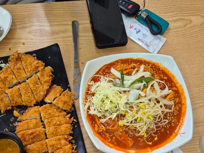 돈까스와 쫄라