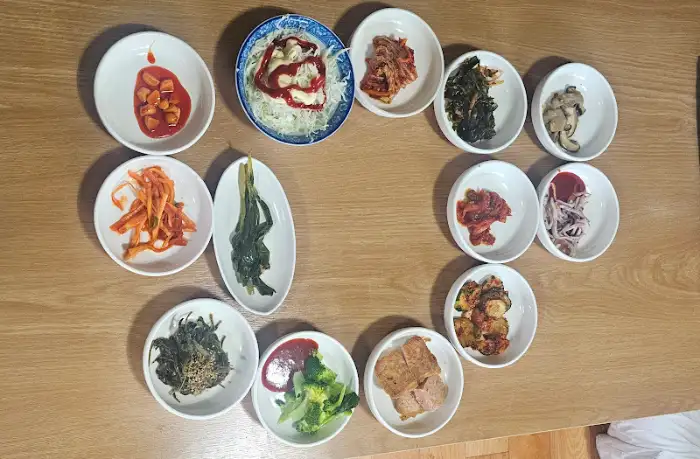 창성식당 정식 상차림