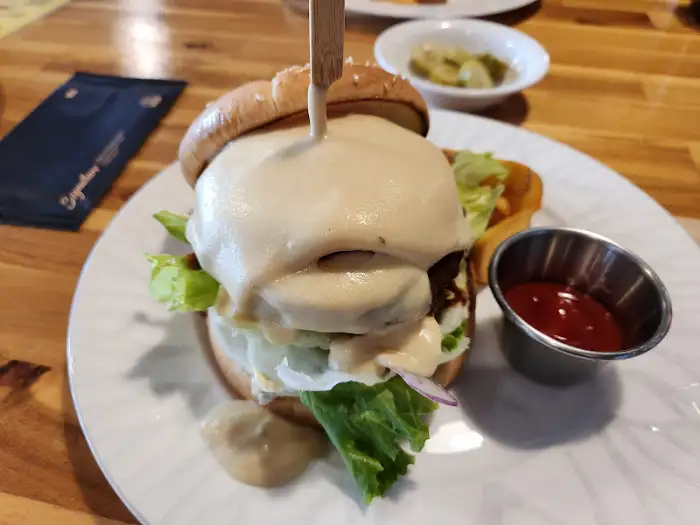 코너버거 근접샷