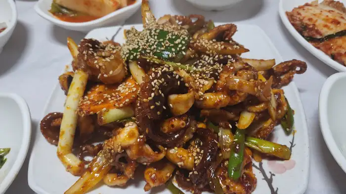 매콤한 해산물 요리