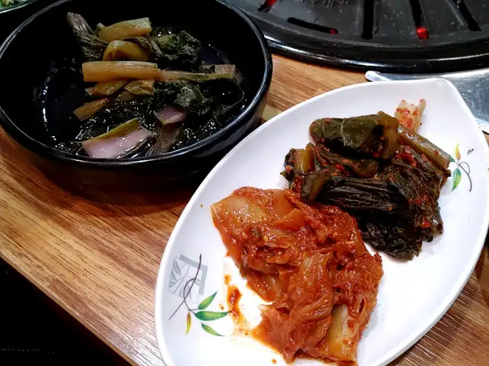 먹음직스러운 김치와 묵은지