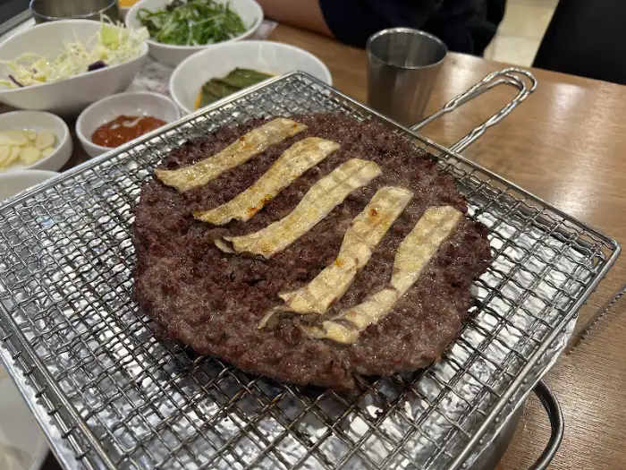 정갈하게 차려진 언양불고기 한 상