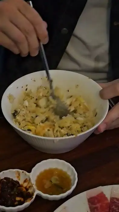 정갈하게 차려진 기본 안주 구성