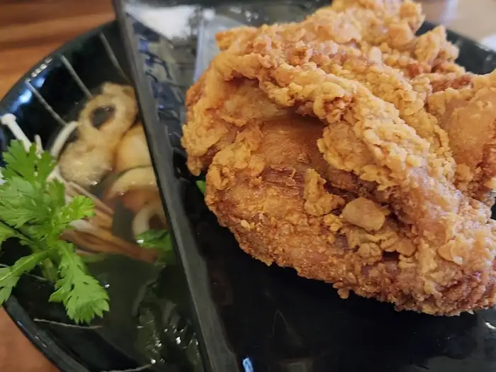 치킨 우동의 닭다리 튀김