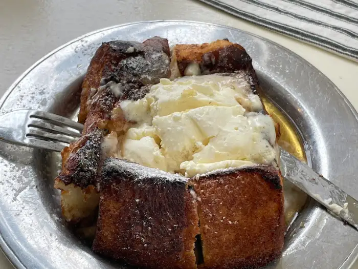 콘베이컨 프렌치토스트