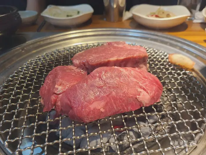 플레이팅된 소고기
