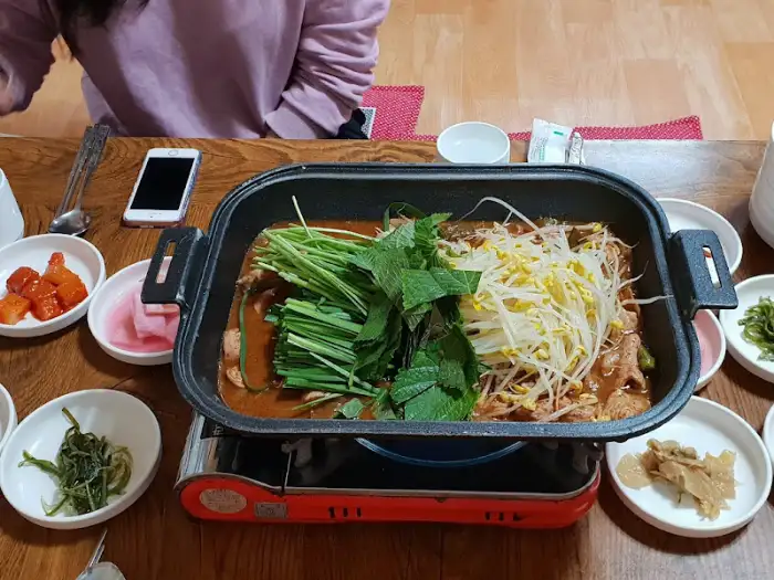 상차림 전체 모습