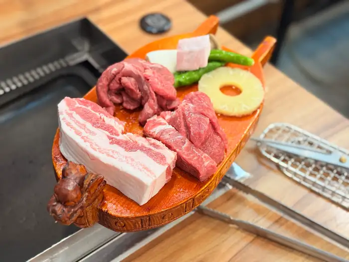 모듬 고기 한 판 디테일 컷