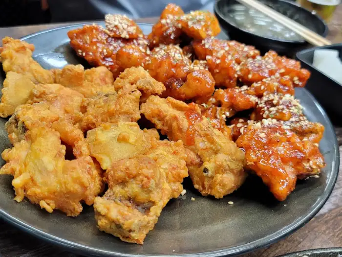 먹음직스러운 양념치킨