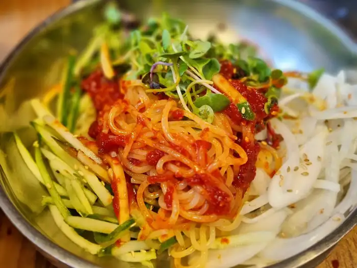 군산 미소상회 상호명이 새겨진 메뉴판